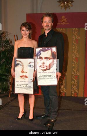 Die französischen Schauspieler Audrey Dana und Jocelyn Quivrin, Gewinner des Kinopreises 'Prix Romy Schneider-Patrick Dewaere 2008' im Hotel 'Royal Monceau' in Paris, Frankreich, am 17. März 2008. Foto von Benoit Pinguet/ABACAPRESS.COM Stockfoto