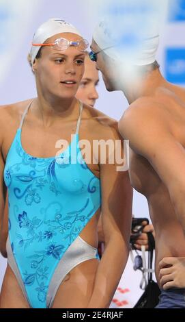 Die französische Laure Manaudou mit ihrem Freund Benjamin Stasiulis während der 29. Europameisterschaft im Schwimmen in Eindhoven, Niederlande, am 18. März 2008. Foto von Nicolas Gouhier/Cameleon/ABACAPRESS.COM Stockfoto