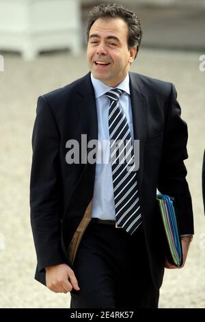 Der neu ernannte Regierungssprecher Luc Chatel kommt am 19. März 2008 zum wöchentlichen ministerrat im Elysee-Palast in Paris an. Fotos von Mousse-Mehdi Taamallah/ABACAPRESS.COM Stockfoto