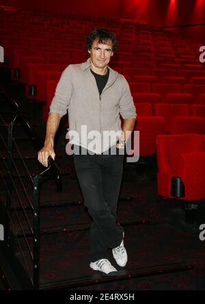 Schauspieler Albert Dupontel posiert für Bilder während des 19. Valenciennes Filmfestivals in Valenciennes, Frankreich am 29. März 2008. Foto von Denis Guignebourg/ABACAPRESS.COM Stockfoto