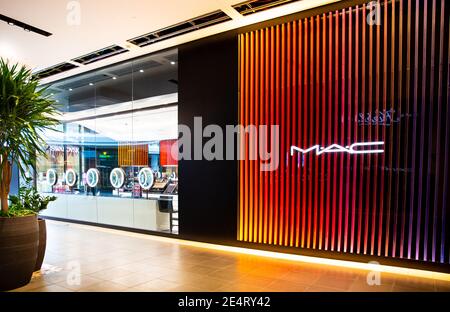 Santa Clara, CA, USA - 14. Januar 2021: MAC Fashion Luxus Designer Kosmetik und Duft Store. Kanadischer Kosmetikhersteller. Stockfoto