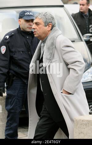 Aktenfoto vom 22. Januar 2008 von Enrico Macias. Foto von Patrick Davy/ABACAPRESS.COM Stockfoto