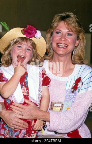 Dee Wallace und Gabrielle Stone ( Dee Wallace's Tochter ) Quelle: Ralph Dominguez/MediaPunch Stockfoto