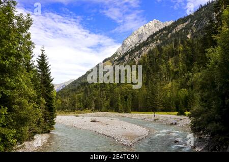 Rissbach, Bergbach, Fluss, Naturpark Karwendel, Karwendelgebirge, Alpenpark, Bergwald, Rißtal, Risstal, Hinterriss, Tirol, Austia Stockfoto