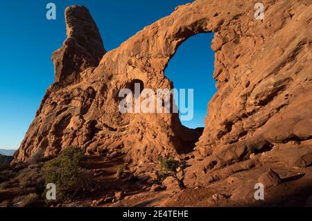 TURM BOGEN FENSTER ABSCHNITT BÖGEN NATIONAL PARK MOAB UTAH Stockfoto