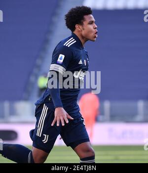 Turin, Italien. Januar 2021. FC Juventus' Weston Mckennie feiert sein Tor bei einem Serie-A-Fußballspiel zwischen FC Juventus und Bologna in Turin, Italien, am 24. Januar 2021. Quelle: Federico Tardito/Xinhua/Alamy Live News Stockfoto