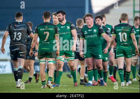 Galway, Irland. Januar 2021. Connacht Spieler enttäuscht nach dem Guinness PRO14 Runde 8 Spiel zwischen Connacht Rugby und Ospreys auf dem Sportplatz in Galway, Irland am 24. Januar 2021 (Foto von Andrew SURMA/SIPA USA) Kredit: SIPA USA/Alamy Live News Stockfoto