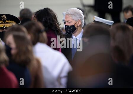 Der ehemalige Präsident Bill Clinton kommt zur 59. Amtseinführung des Präsidenten an der Westfront des US-Kapitols am 20. Januar 2021 in Washington, D.C. an Stockfoto