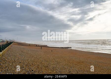 Wandern am Hove Beach, Sussex, Großbritannien Stockfoto