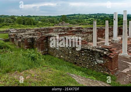 Blick auf einige der erhaltenen Ruinen der alten römischen Komplex von Palästen und Tempeln Felix Romuliana, erbaut im 3. Und 4. Jahrhundert von römischen Kaiser Stockfoto