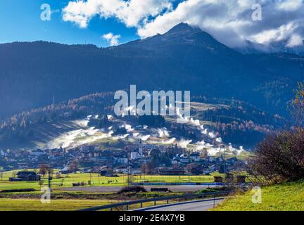 Pistenpräparation im Herbst bei Lermoos, Grubigstein, Tirol, Österreich Stockfoto