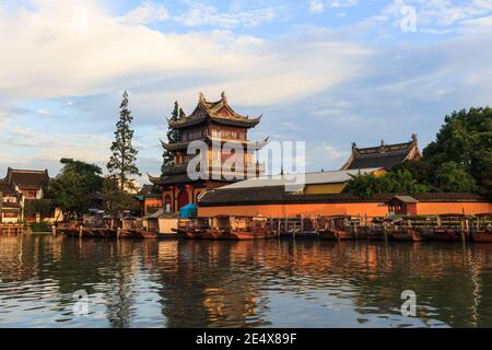 Traditionelles chinesisches Gebäude in der Stadt Zhujiajiao Stockfoto