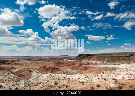 Malerische Aussicht auf die Painted Desert im Petrified Desert National Park, im Bundesstaat Arizona, USA Stockfoto