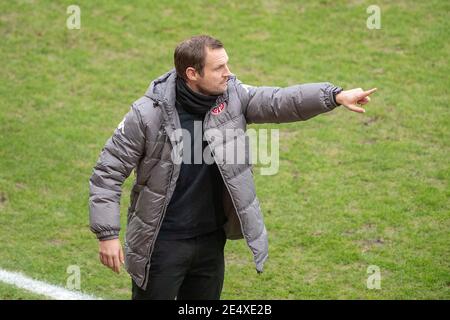 Trainer Bo SVENSSON (MZ) gibt nebenher Anweisungen, Halbfigur, Halbfigur; Geste, Geste; Fußball 1. Bundesliga, 18. Spieltag, FSV FSV FSV Mainz 05 (MZ) - RB Leipzig (L) 3: 2, am 23. Januar 2021 in Mainz/Deutschland. Die DFL-Vorschriften verbieten die Verwendung von Fotos als Bildsequenzen und/oder quasi-Video weltweit Stockfoto