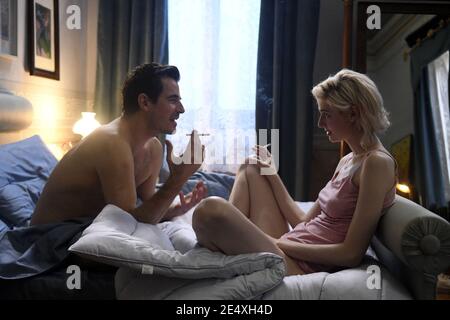 ELIZABETH DEBICKI und CLAES BANG in THE BURNT ORANGE KETZEREI (2019), Regie Giuseppe CAPOTONDI. Stockfoto