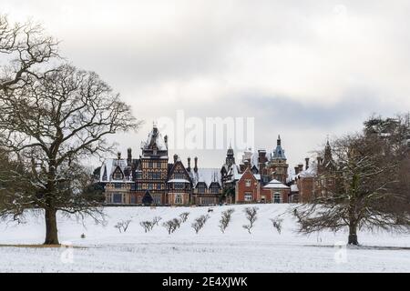 Farnborough Hill, eine römisch-katholische unabhängige Mädchen Tagesschule (englische öffentliche Schule) im Januar oder Winter mit Schnee, Hampshire, Großbritannien Stockfoto