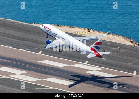 Gibraltar - 30. Juli 2018: British Airways Airbus A320 am Flughafen Gibraltar (gib). Airbus ist ein europäischer Flugzeughersteller mit Sitz in Toulou Stockfoto
