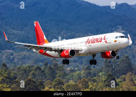 Medellin, Kolumbien – 26. Januar 2019: Avianca Airbus A321 Flugzeug am Flughafen Medellin (MDE) in Kolumbien. Airbus ist ein europäischer Flugzeughersteller Stockfoto