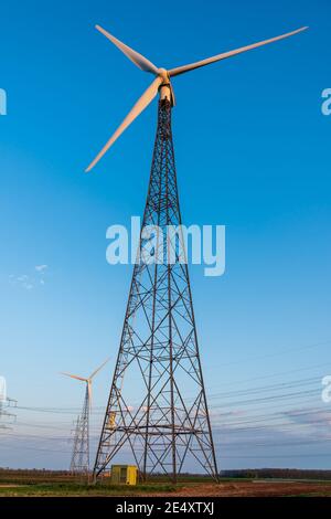 Wesseling, 30. März 2019: Moderne Windkraftanlage erzeugt alternative Energie durch Windenergie. Die mittlerweile insolventen Südwind Energy AG. Stockfoto