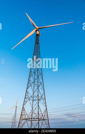 Wesseling, 30. März 2019: Moderne Windkraftanlage erzeugt alternative Energie durch Windenergie. Die mittlerweile insolventen Südwind Energy AG. Stockfoto