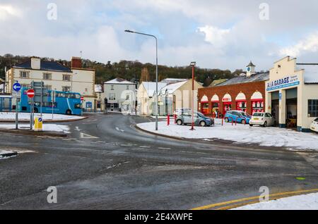 Holywell; Großbritannien: 25. Jan 2021: Die nordwalesische Stadt Holywell hatte über Nacht Schneefall. Die Hauptstraßen waren am Morgen meist klar. Stockfoto