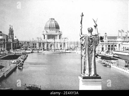 Blick nach Westen von Peristyle, Ehrenhof und Grand Basin der Kolumbianischen Weltausstellung 1893 (Chicago, Illinois) Stockfoto