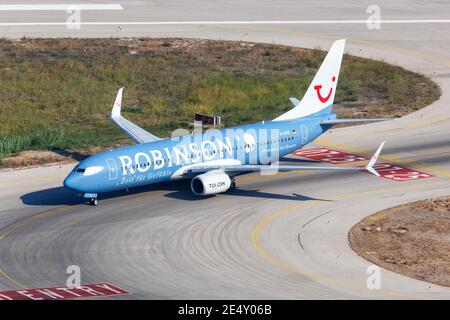 Rhodos, Griechenland – 13. September 2018: TUI Boeing 737 Flugzeug am Flughafen Rhodos (RHO) in Griechenland. Boeing ist ein amerikanischer Flugzeughersteller mit Hauptsitz Stockfoto