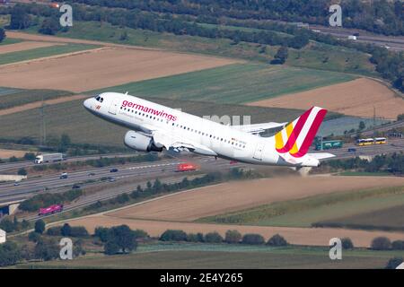 Stuttgart, 2. September 2016: Germanwings Airbus A319 am Flughafen Stuttgart (STR) in Deutschland. Stockfoto