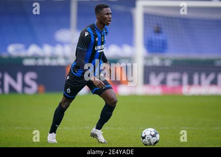 BRÜGGE, BELGIEN - JANUAR 24: Odilon Kossounou vom Club Brugge während des Pro League-Spiels zwischen Club Brugge und KRC Genk im Jan Breydel Stadion auf J Stockfoto