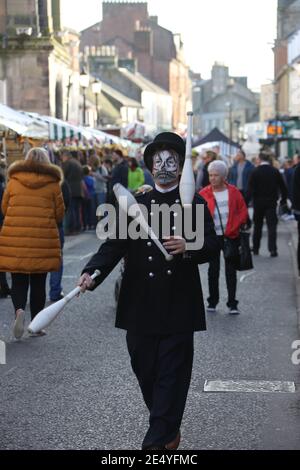 Tamfest Ayr, Ayrshire, Schottland, Großbritannien 29 Oct 2017. Ayrshire Premier Familie Halloween-Festival. Das Tamfest, das im Erbe verwurzelt ist und vom apokryphen Tam o’ Shanter Gedicht von Robert Burns inspiriert wurde, ist ein Festival wie kein anderes! Jedes Jahr wird eine Zeile aus dem epischen Gedicht als Unterthema gewählt, um das Festival frisch zu halten und neue Einblicke in die Charaktere zu bieten und die Geschichte des Tam o’ Shanter zu erkunden. Stockfoto