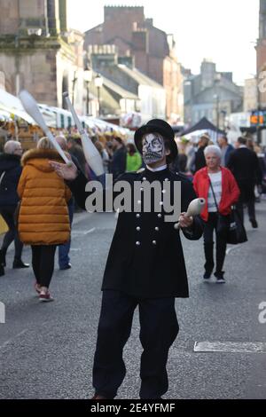 Tamfest Ayr, Ayrshire, Schottland, Großbritannien 29 Oct 2017. Ayrshire Premier Familie Halloween-Festival. Das Tamfest, das im Erbe verwurzelt ist und vom apokryphen Tam o’ Shanter Gedicht von Robert Burns inspiriert wurde, ist ein Festival wie kein anderes! Jedes Jahr wird eine Zeile aus dem epischen Gedicht als Unterthema gewählt, um das Festival frisch zu halten und neue Einblicke in die Charaktere zu bieten und die Geschichte des Tam o’ Shanter zu erkunden. Stockfoto