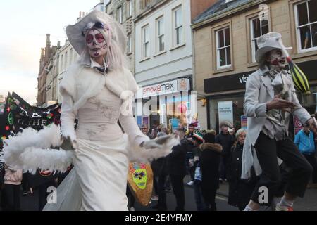 Tamfest Ayr, Ayrshire, Schottland, Großbritannien 29 Oct 2017. Ayrshire Premier Familie Halloween-Festival. Das Tamfest, das im Erbe verwurzelt ist und vom apokryphen Tam o’ Shanter Gedicht von Robert Burns inspiriert wurde, ist ein Festival wie kein anderes! Jedes Jahr wird eine Zeile aus dem epischen Gedicht als Unterthema gewählt, um das Festival frisch zu halten und neue Einblicke in die Charaktere zu bieten und die Geschichte des Tam o’ Shanter zu erkunden. Stockfoto