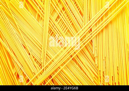 Rohe Spaghetti Nudeln, flach gelegt Stockfoto