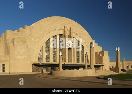 Cincinnati Museum Centre. Cincinnati Union Terminal - Bahnhof. 1933 Art déco-Architektur. Perspektive angepasst. Cincinnati, Ohio, USA. Stockfoto
