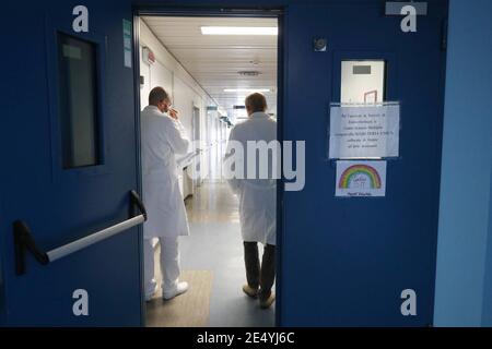 Brescia, Italien. Januar 2021. Verhaftung des Chefarztes Carlo Mosca, Krankenhaus von montichiari, wo er Leiter der Notaufnahme war 25 Januar 2021. Ph Fotolive Filippo Venezia Nur Redaktionelle Verwendung Kredit: Unabhängige Fotoagentur/Alamy Live Nachrichten Stockfoto