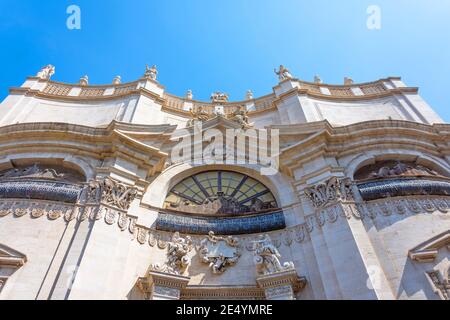Blick auf die Kathedrale Sant Agata auf der Piazza del Duomo in Catania. Sizilien. Italien Stockfoto