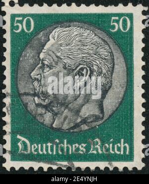 POLTAVA, UKRAINE - 25. Januar 2021. Die in Deutschland um 1933 gedruckte Vintage-Marke zeigt Paul von Hindenburg Stockfoto