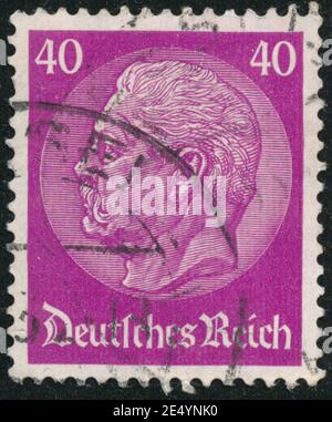 POLTAVA, UKRAINE - 25. Januar 2021. Die in Deutschland um 1933 gedruckte Vintage-Marke zeigt Paul von Hindenburg Stockfoto