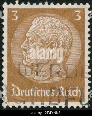 POLTAVA, UKRAINE - 25. Januar 2021. Die in Deutschland um 1933 gedruckte Vintage-Marke zeigt Paul von Hindenburg Stockfoto