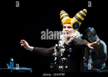 Debbie Harry von Blondie spielt live auf der Bühne der O2 Academy Brixton - London. Stockfoto