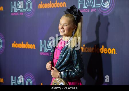 Nickelodeon Halo Awards, New York, USA - 11 Nov 2016 - JOJO SIWA Stockfoto