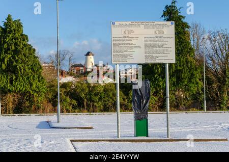 Holywell, Flintshire; Großbritannien: 25. Januar 2021: Aufgrund der Corona-Virus-Pandemie wurde die Gebühr für das Parken im Halkyn Road Car Park ausgesetzt. Die Bezahlung Stockfoto