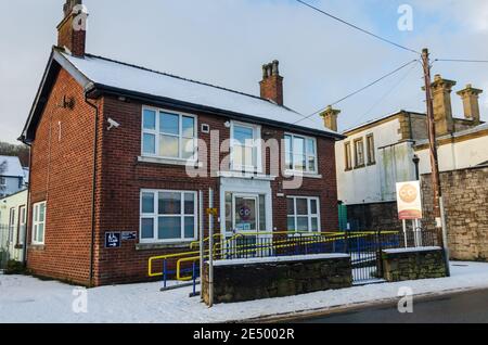 Holywell, Flintshire; Großbritannien: 25. Januar 2021: Die ehemalige County Police Station auf der Halkyn Road ist jetzt das Büro von Christian and Company Chartered Accountta Stockfoto