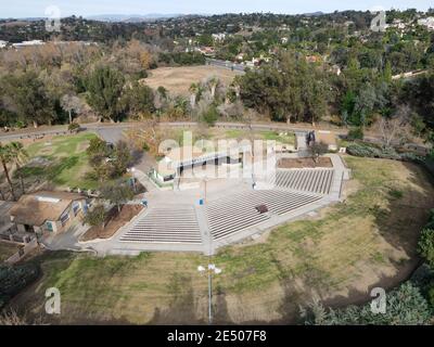 Luftaufnahme des Amphitheaters Kit Carson Park, Stadtpark in Escondido, Kalifornien, USA. 16th. Januar 2021 Stockfoto