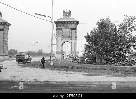 Eine Szene aus der Überschwemmungsgemeinde Wilkes Barre Pennsylvania nach dem Tropensturm Agnes im Juni 1972. Wilkes Barre befindet sich in Luzerne County , Wyoming Valley Pennsylvania. Tropensturm Agnes war die schlimmste Naturkatastrophe, die die Vereinigten Staaten zu dieser Zeit getroffen. Stockfoto