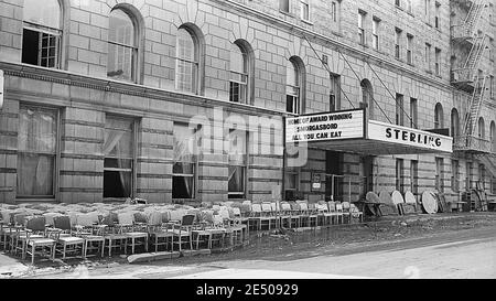 Eine Szene aus der Überschwemmungsgemeinde Wilkes Barre Pennsylvania nach dem Tropensturm Agnes im Juni 1972. Wilkes Barre befindet sich in Luzerne County , Wyoming Valley Pennsylvania. Tropensturm Agnes war die schlimmste Naturkatastrophe, die die Vereinigten Staaten zu dieser Zeit getroffen. Stockfoto