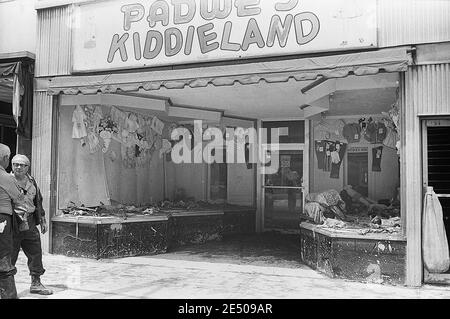 Eine Szene aus der Überschwemmungsgemeinde Wilkes Barre Pennsylvania nach dem Tropensturm Agnes im Juni 1972. Wilkes Barre befindet sich in Luzerne County , Wyoming Valley Pennsylvania. Tropensturm Agnes war die schlimmste Naturkatastrophe, die die Vereinigten Staaten zu dieser Zeit getroffen. Stockfoto