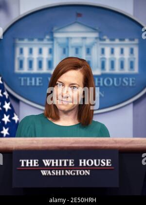 Washington, Usa. Januar 2021. Jen Psaki, die Pressesprecherin des Weißen Hauses, hält am Montag, den 25. Januar 2021, eine Pressekonferenz im Weißen Haus in Washington, DC. Foto von Kevin Dietsch/UPI Kredit: UPI/Alamy Live News Stockfoto