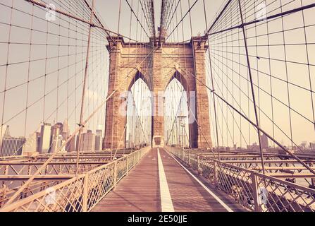 Retro-Farbbild der Brooklyn Bridge, New York City, USA. Stockfoto