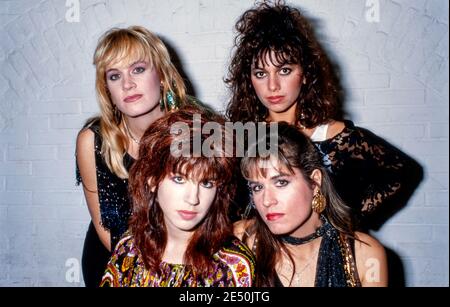 AMSTERDAM, NIEDERLANDE - 24. FEBR. 1986: The Bangles sind eine amerikanische Pop-Rock-Band. Sie hatten einen weltweiten Hit mit ‘Walk like an Egyptian’. Stockfoto